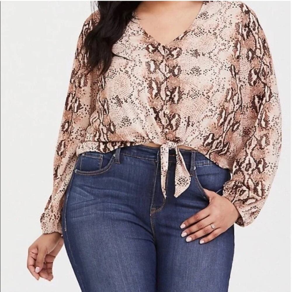 Torrid Snakeskin Tie Front Top Long Sleeve Going Out Date Sexy Button Up V Neck